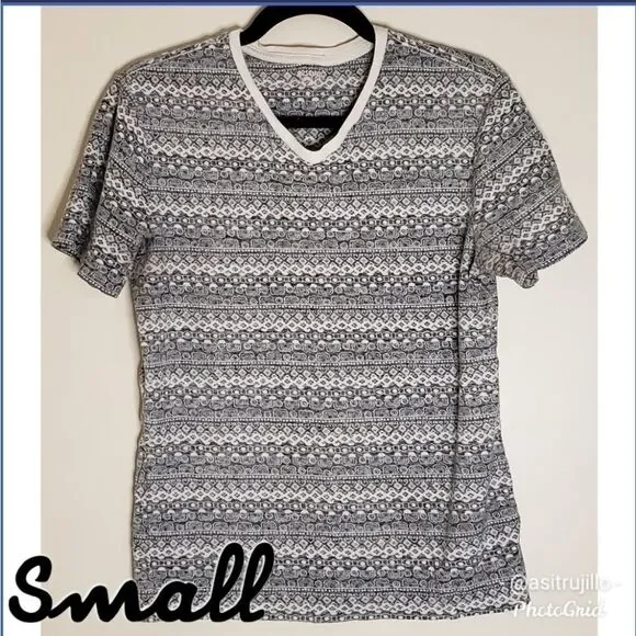 COPY - Mossimo Geometric Pattern Tee Shirt - Small - Picture 1 of 4